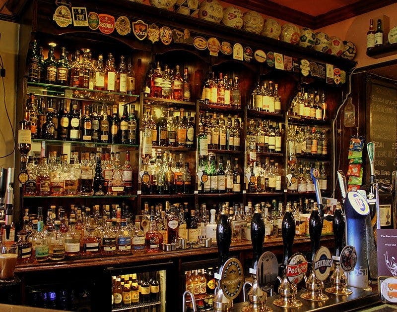 Running a Pub or Bar? Add Guest WiFi to the Menu